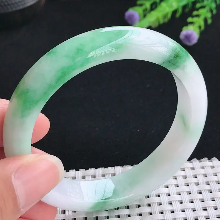 自然光57圈口老坑精美温润飘绿宽边手镯翡翠玉镯尺寸57/12.8/8.2