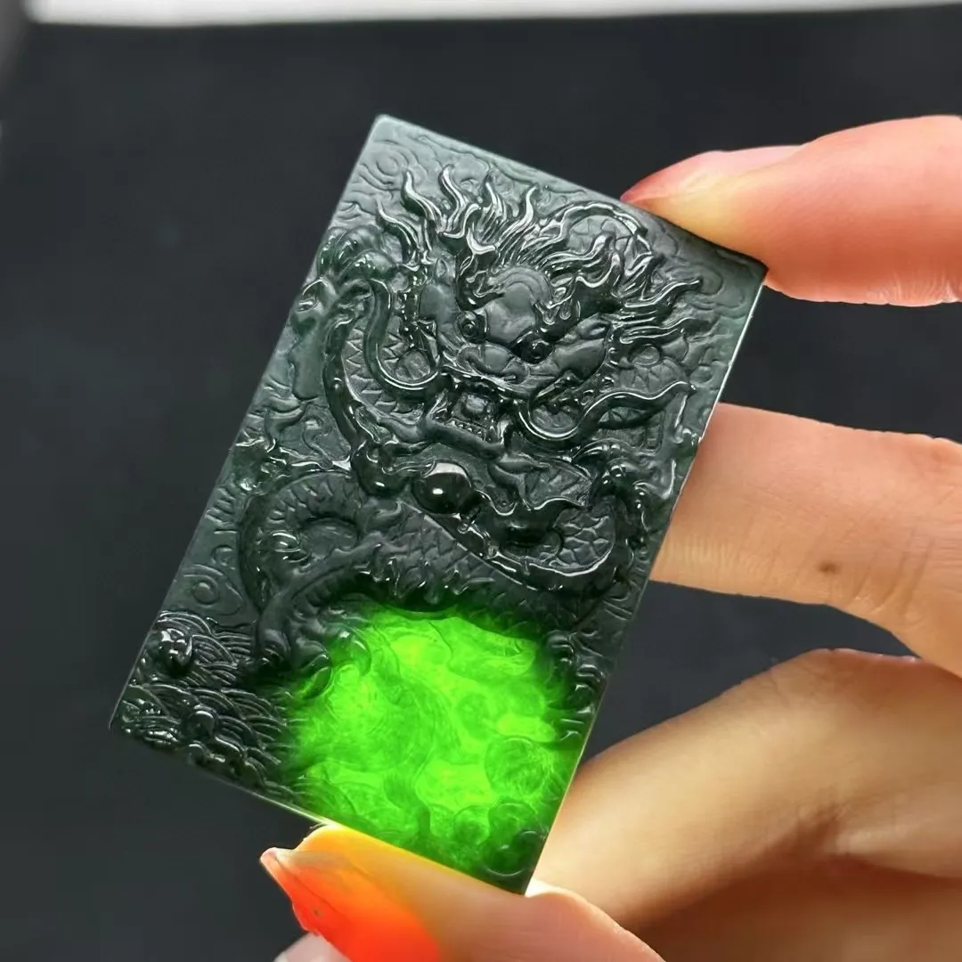 墨翠龙牌 种好色正 黑度不错 打灯通透