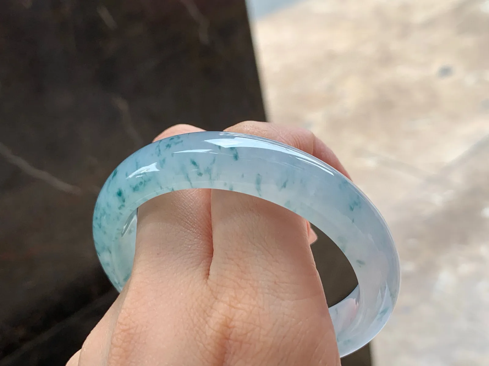 冰飘花手镯
清爽54.5/12.3/7.8mm