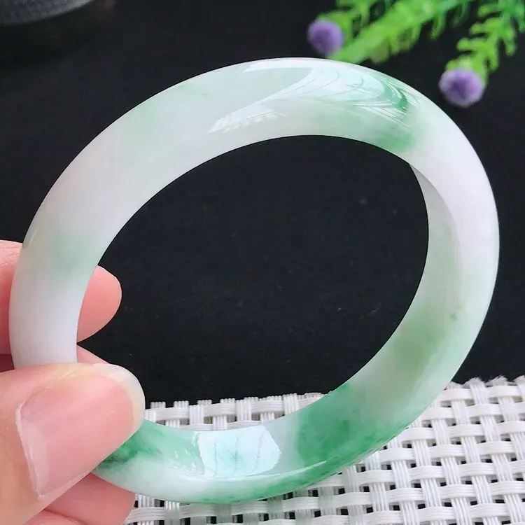 自然光57圈口老坑精美温润飘绿宽边手镯翡翠玉镯尺寸57/12.8/8.2