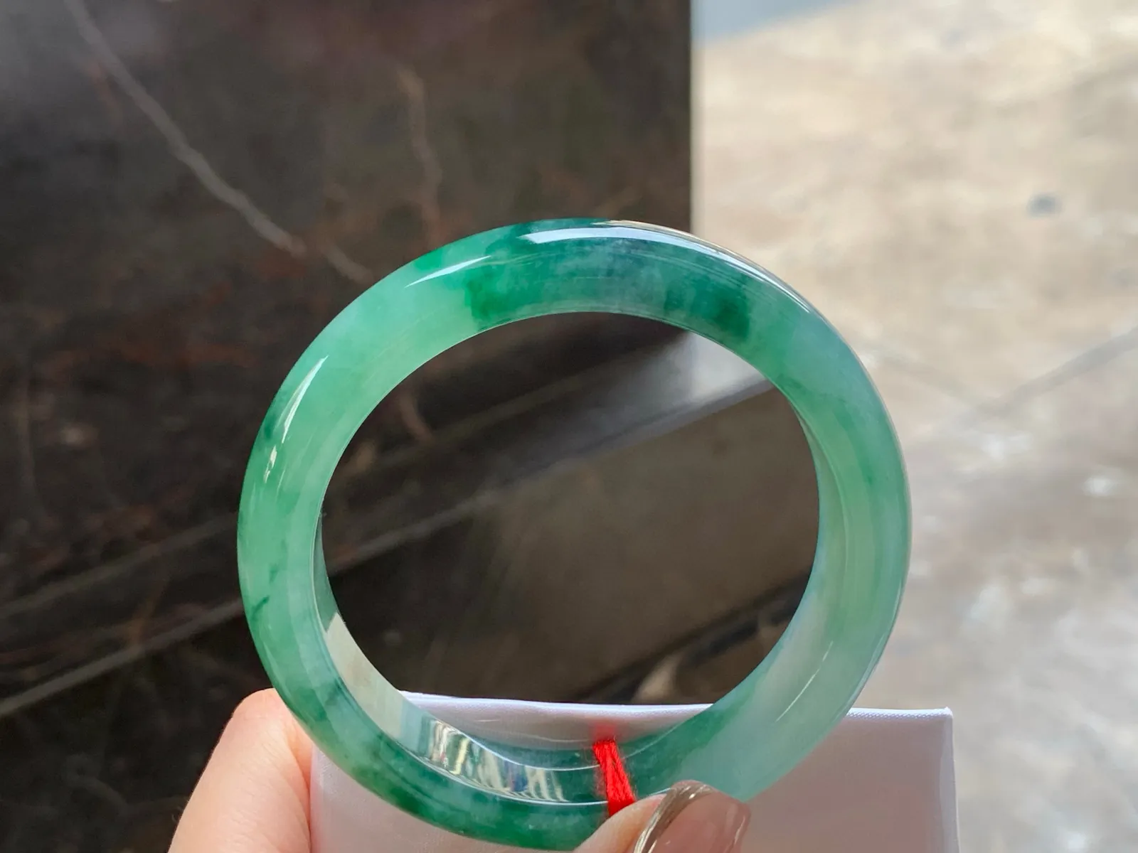 冰晴绿花手镯
水润清爽 55.4/12.5/8.2mm