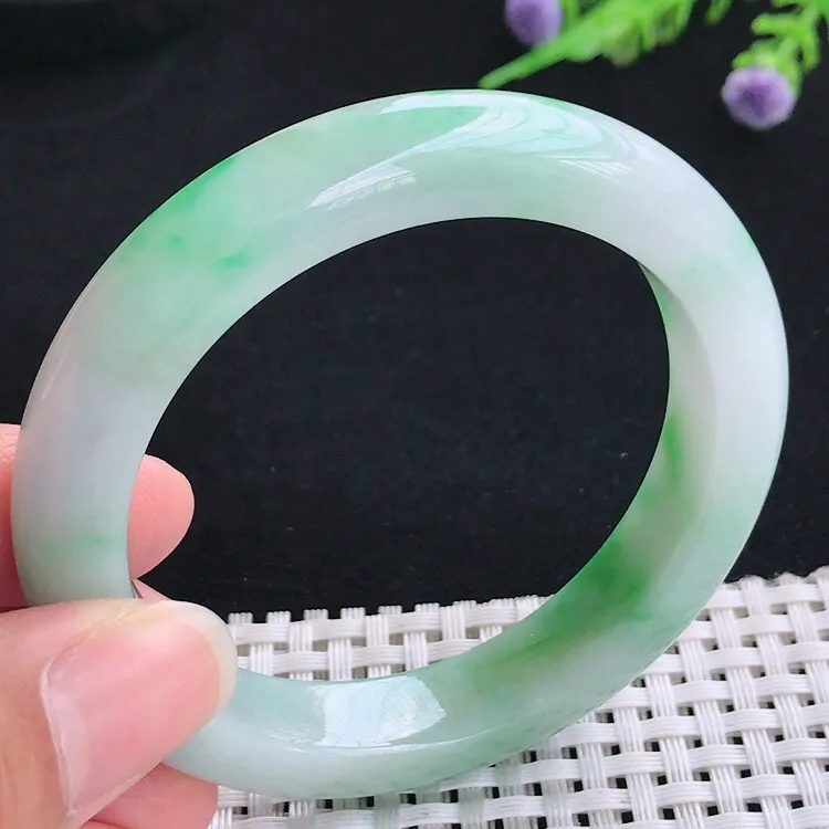 自然光54.5圈口老坑精美温润飘阳绿宽边手镯翡翠玉镯尺寸54.5/11.8/9