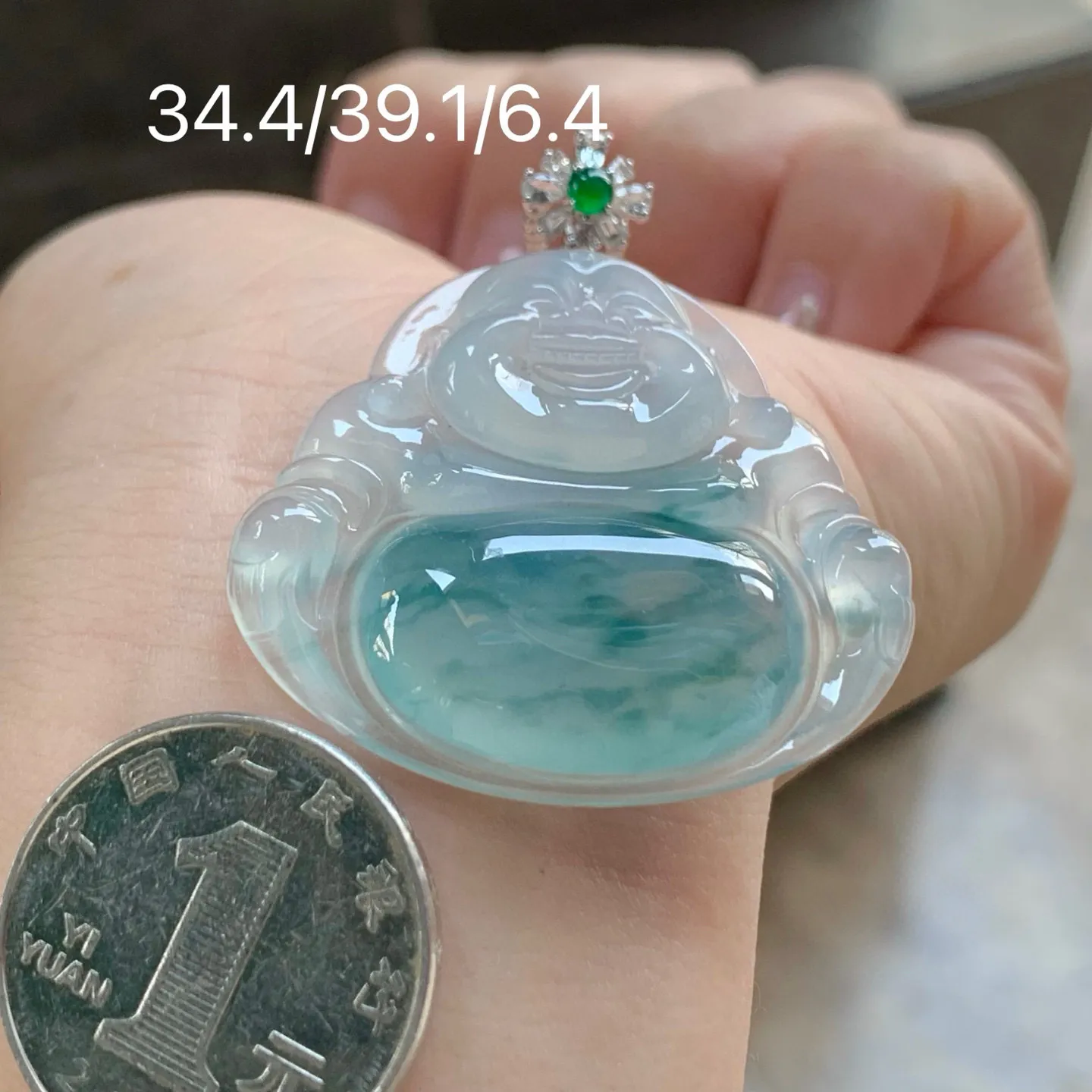 冰种飘花坐佛
大气