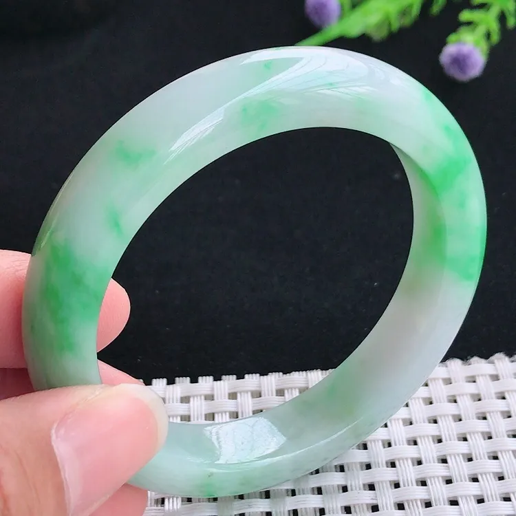 自然光54.5圈口老坑精美温润飘阳绿宽边手镯翡翠玉镯尺寸54.5/11.8/9