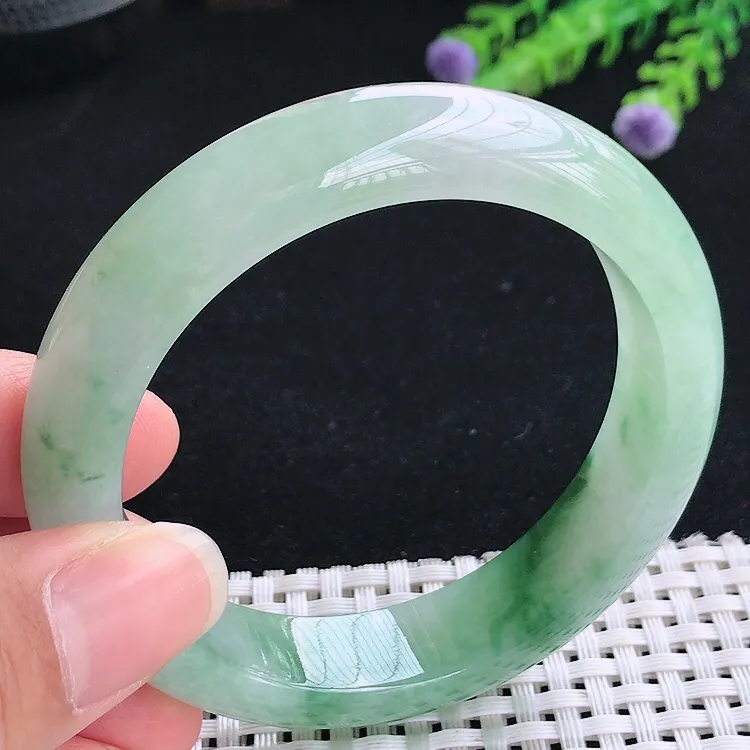 自然光55.5圈口老坑冰润起胶晴底飘花手镯翡翠玉镯尺寸55.5/13.4/8.7