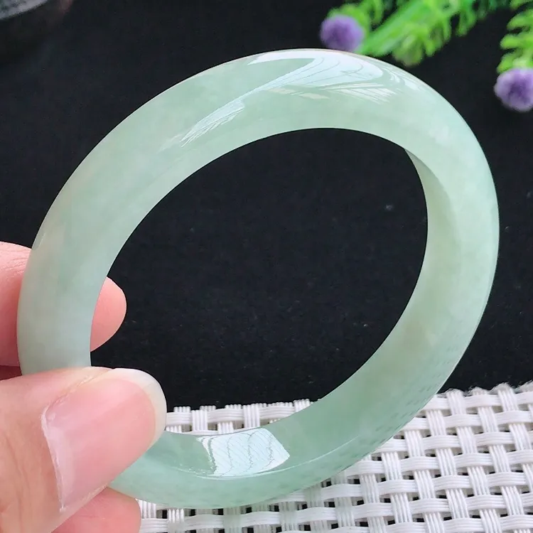 自然光53.8圈口老坑秀气冰润冰晴绿宽边手镯翡翠玉镯尺寸53.8/10.6/8.2
