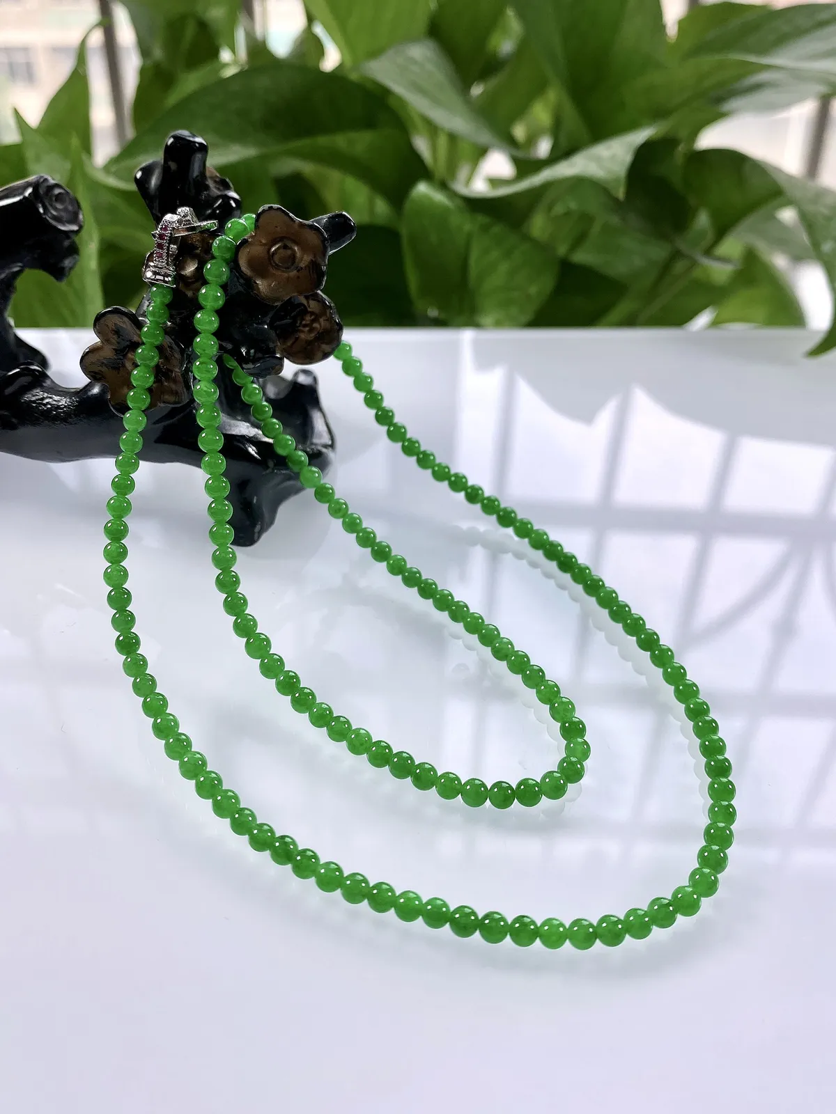 收藏级别，缅甸天然翡翠A货，卡3.8冰种起胶满绿浓阳绿小米珠小圆珠项链手链，尺寸：3.8mm/152颗，长度550mm，重量：13.65g