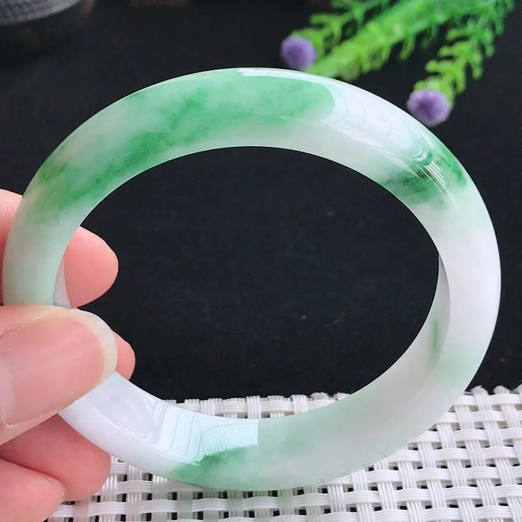 自然光57圈口老坑精美温润飘绿宽边手镯翡翠玉镯尺寸57/12.8/8.2