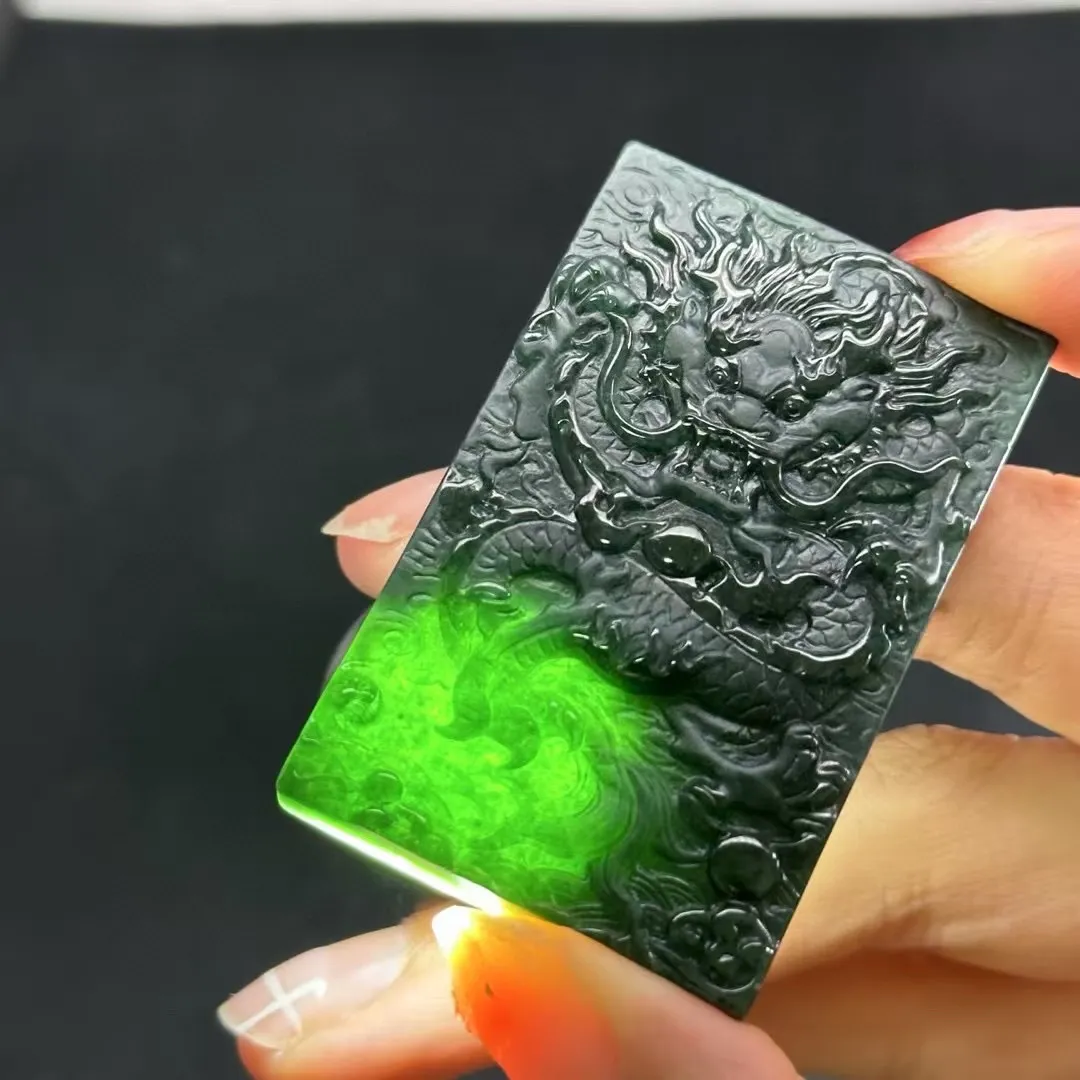 墨翠龙牌 种好色正 黑度不错 打灯通透