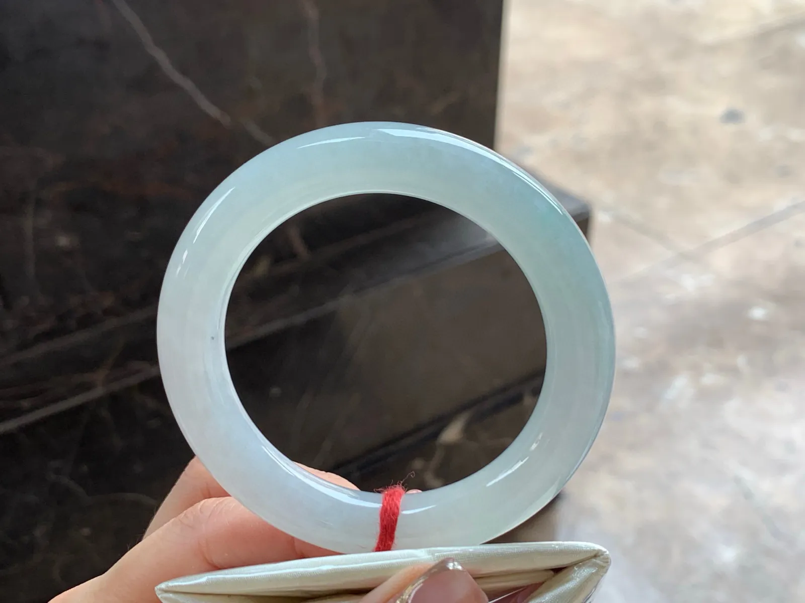福镯
水润清爽 55.8/11.2mm