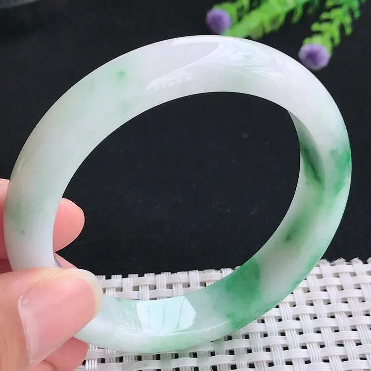 自然光57圈口老坑精美温润飘绿宽边手镯翡翠玉镯尺寸57/12.8/8.2