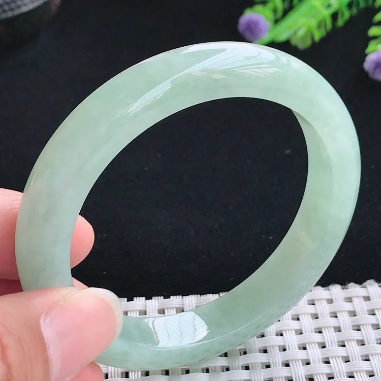 自然光53.8圈口老坑秀气冰润冰晴绿宽边手镯翡翠玉镯尺寸53.8/10.6/8.2