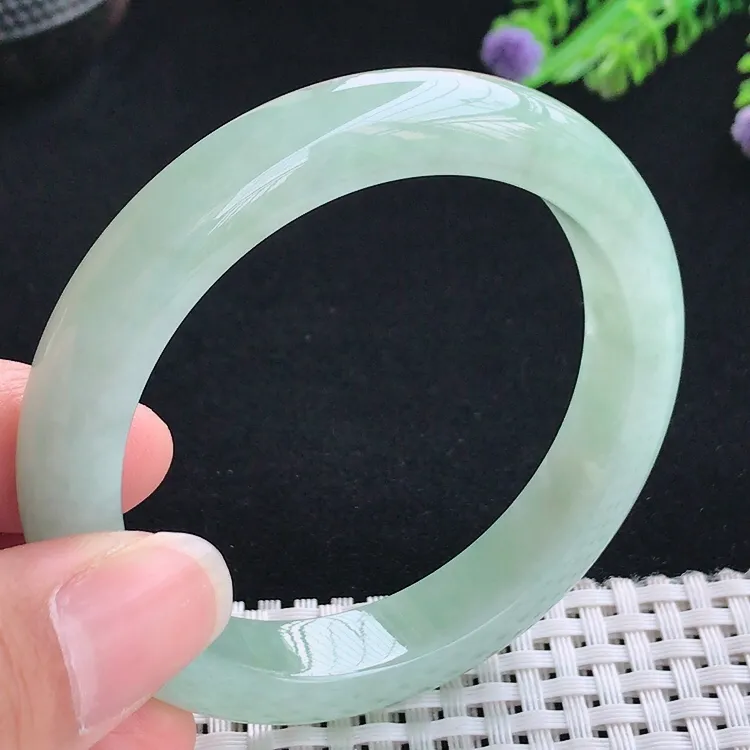 自然光53.8圈口老坑秀气冰润冰晴绿宽边手镯翡翠玉镯尺寸53.8/10.6/8.2