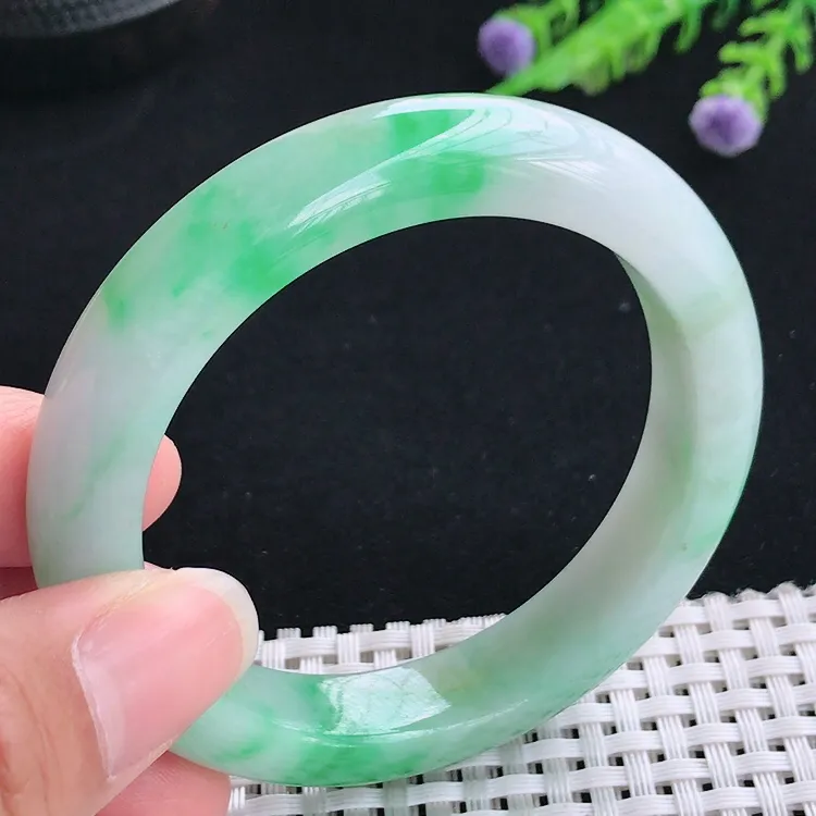 自然光54.5圈口老坑精美温润飘阳绿宽边手镯翡翠玉镯尺寸54.5/11.8/9