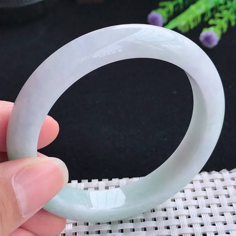 自然光57.5圈口老坑温润飘阳绿手镯翡翠玉镯尺寸57.5/11.8/8.7