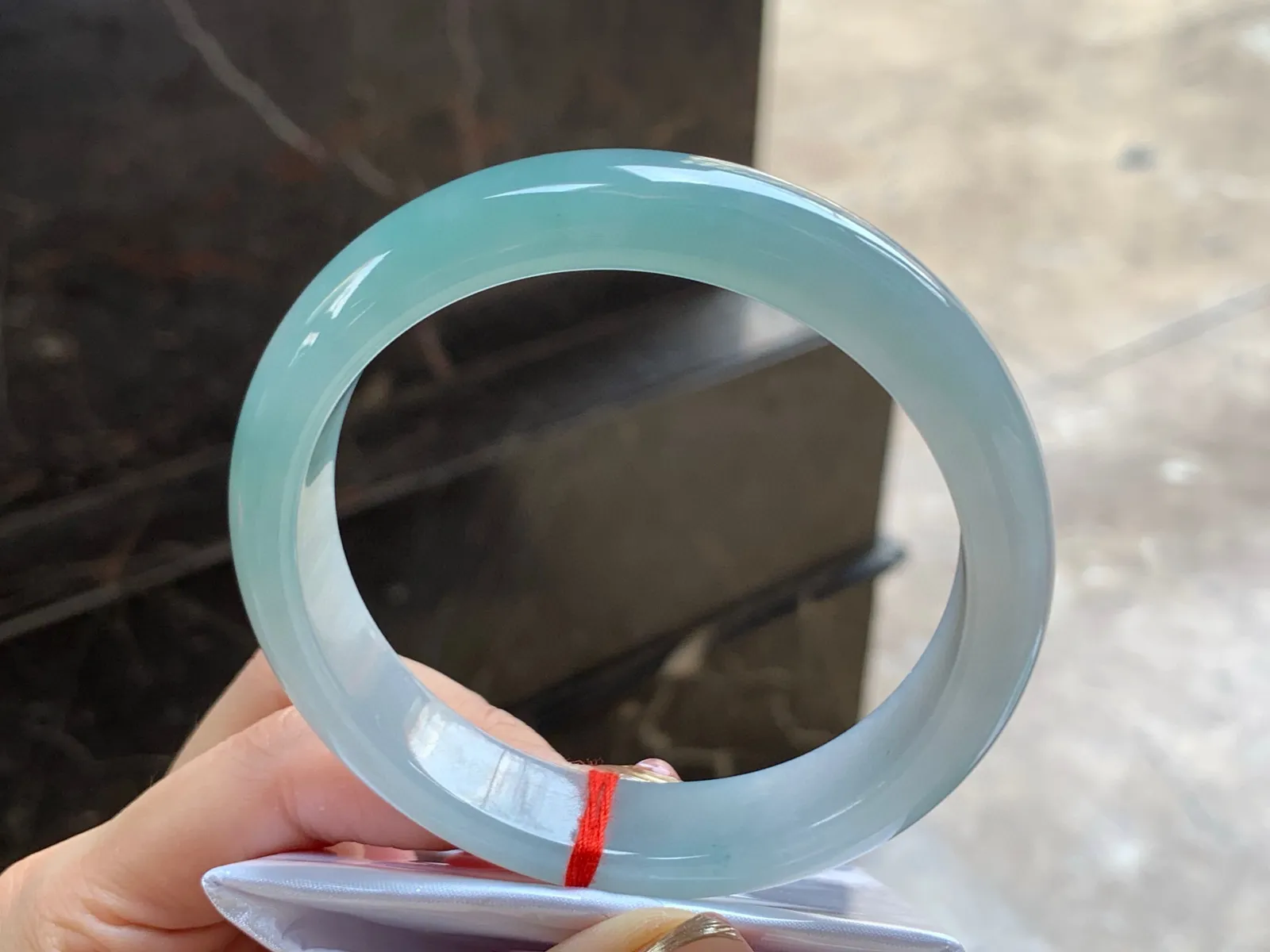 大圈手镯
水润清爽 61/13.2/8.2mm