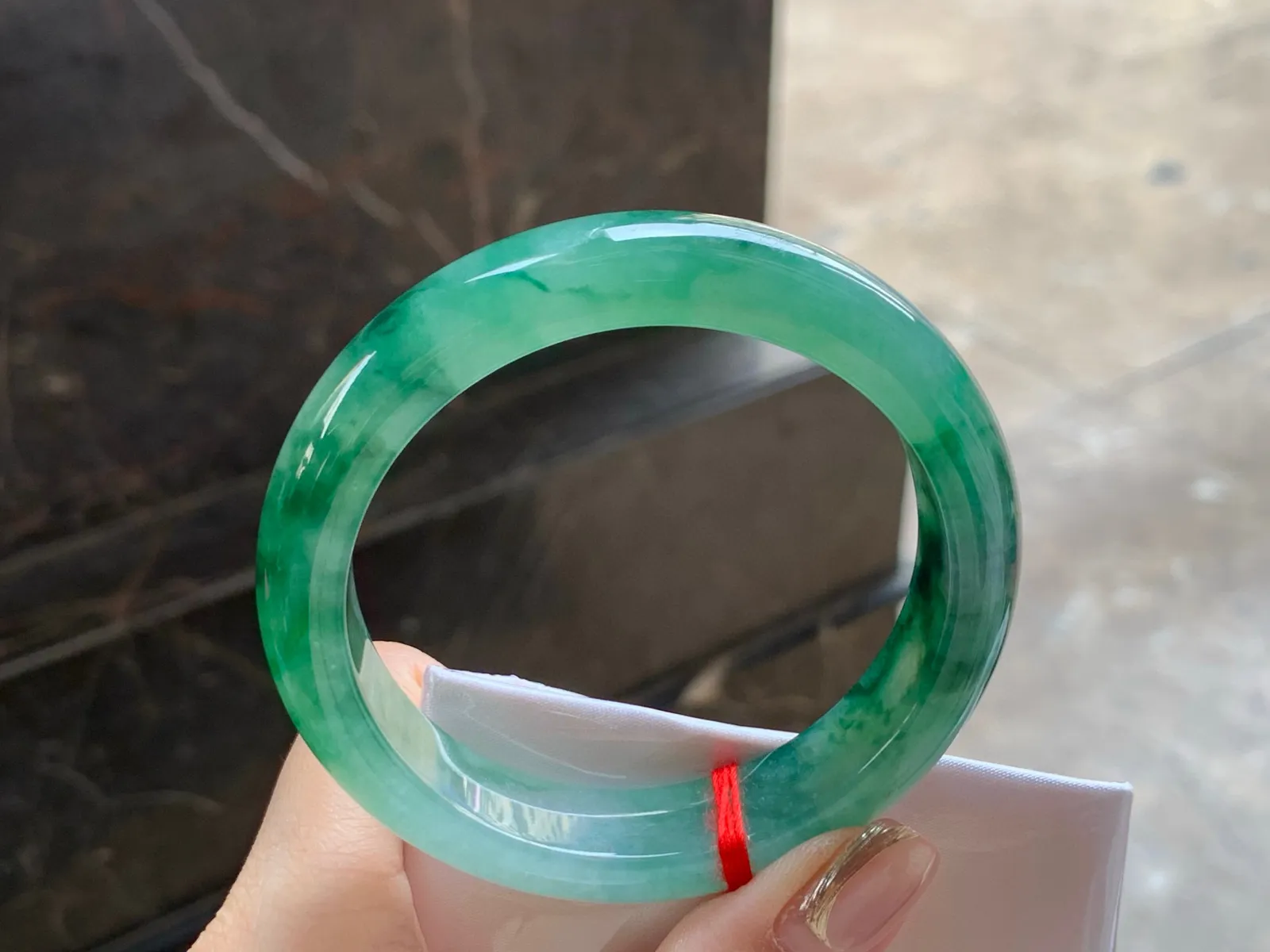 冰晴绿花手镯
水润清爽 55.4/12.5/8.2mm