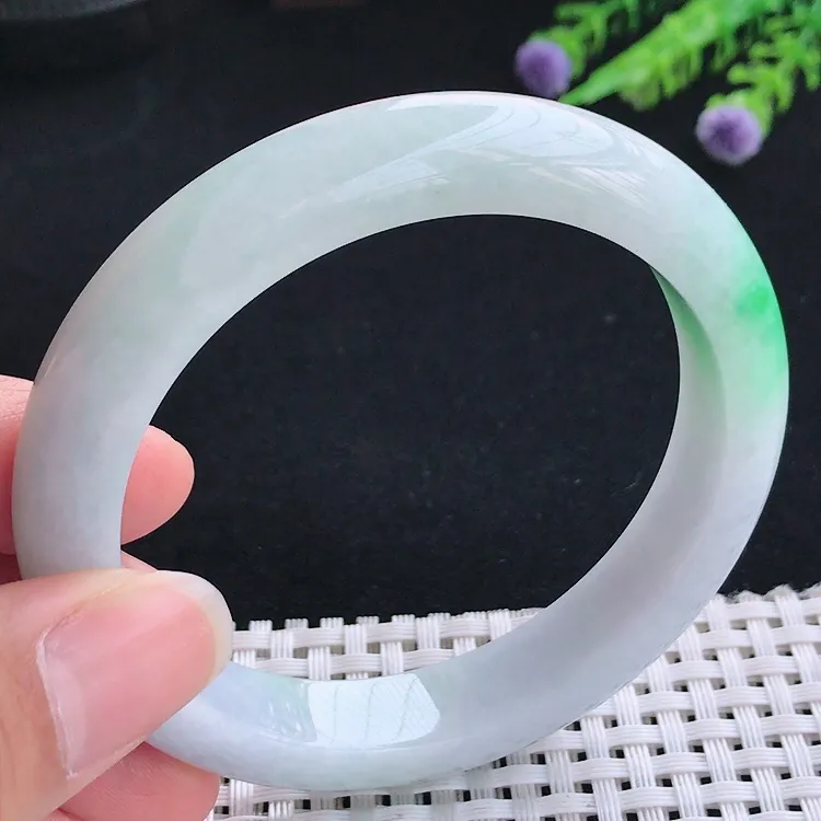 自然光57.5圈口老坑温润飘阳绿手镯翡翠玉镯尺寸57.5/11.8/8.7