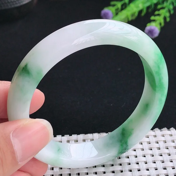 自然光57圈口老坑精美温润飘绿宽边手镯翡翠玉镯尺寸57/12.8/8.2