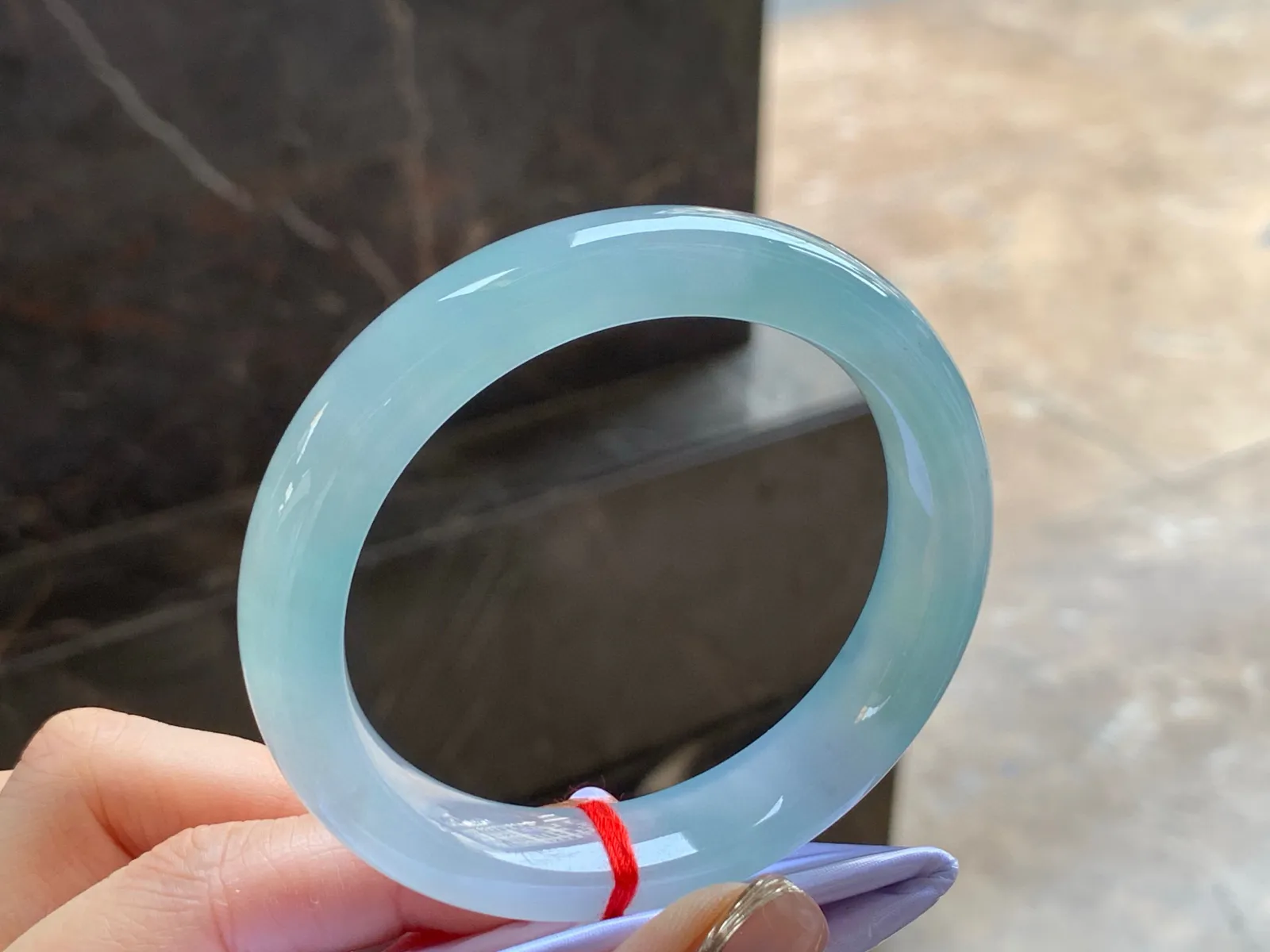 冰种手镯
底色漂亮 55.2/12/8.8mm