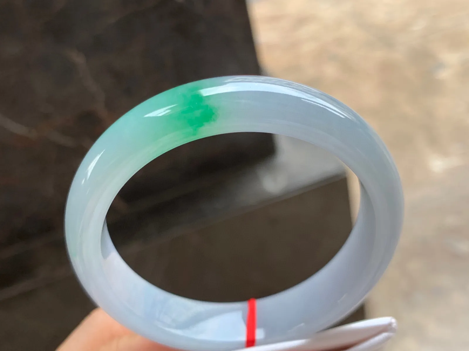 56.5-13-8mm
带色手镯 种好细腻细腻 色阳