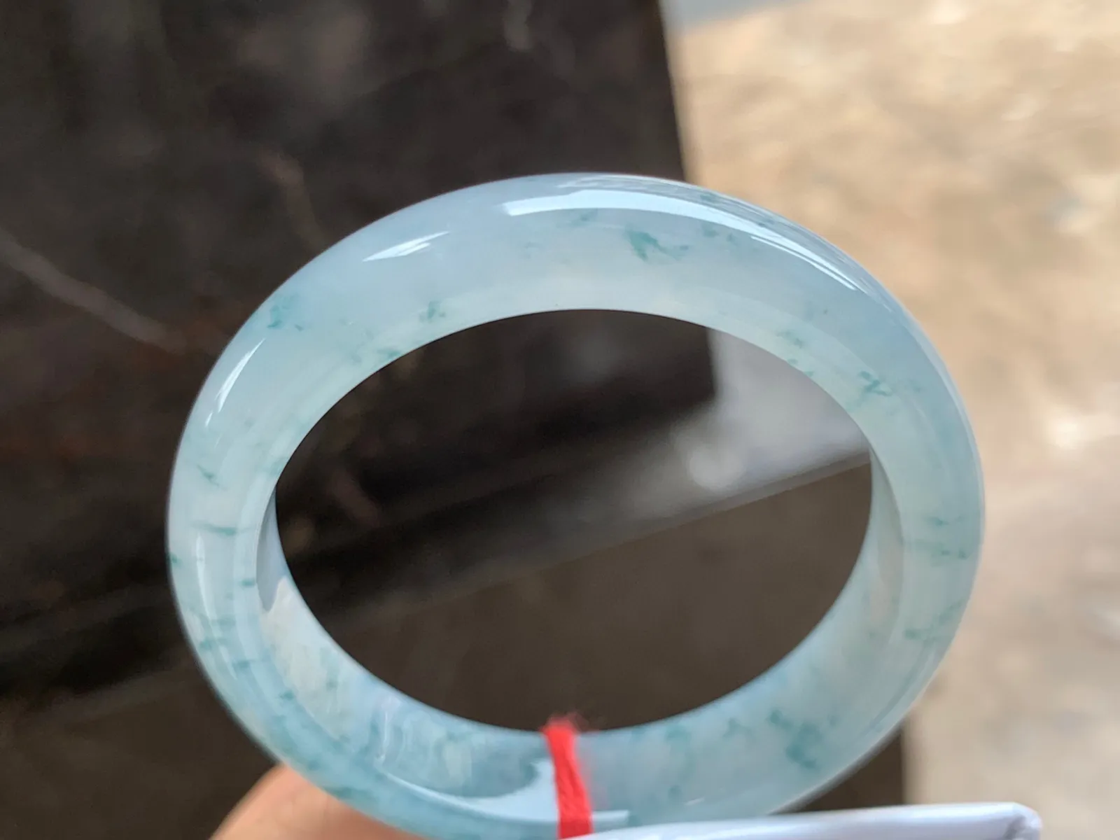 54.5-12.5-8mm
冰种飘花手镯 水润冰透 碎花点缀气质