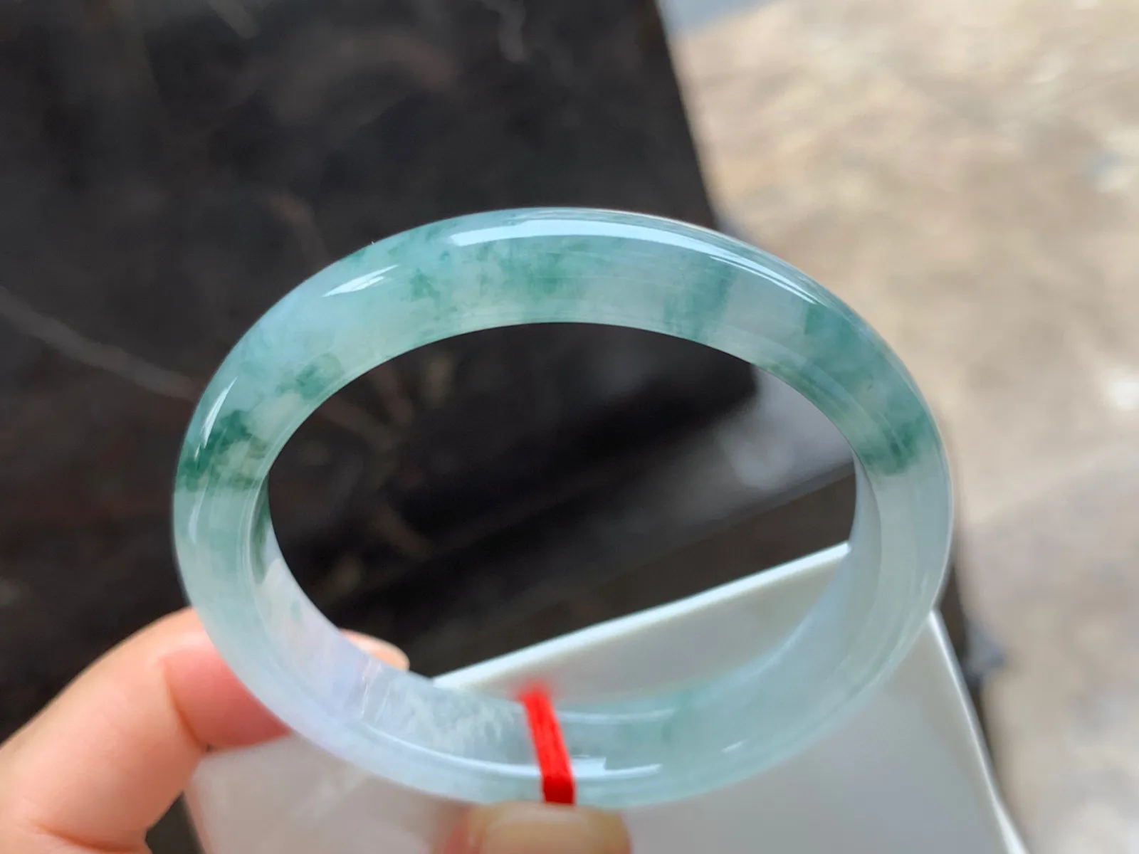 53-11.5mm
冰种飘花贵妃手镯 水润冰透 清爽