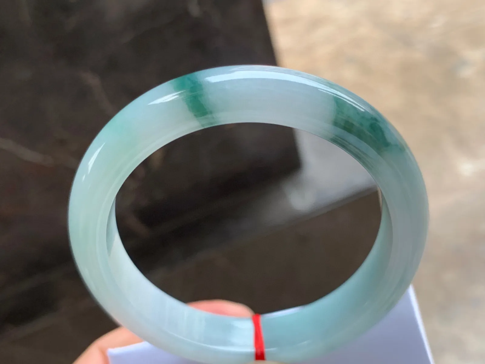 56-12-8mm
飘花手镯 种好细腻干净 性价比不错