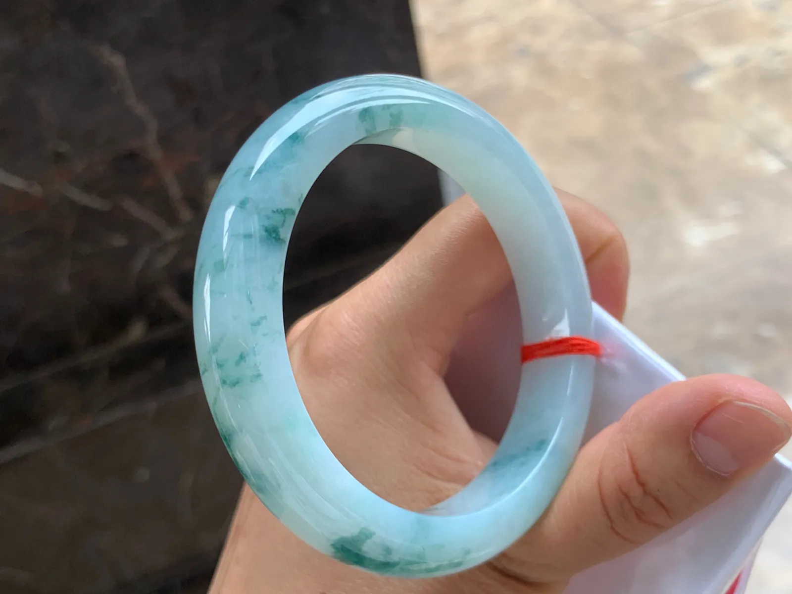 60-12.5-8mm
飘花手镯 底子细腻 飘花灵动 大圈口
