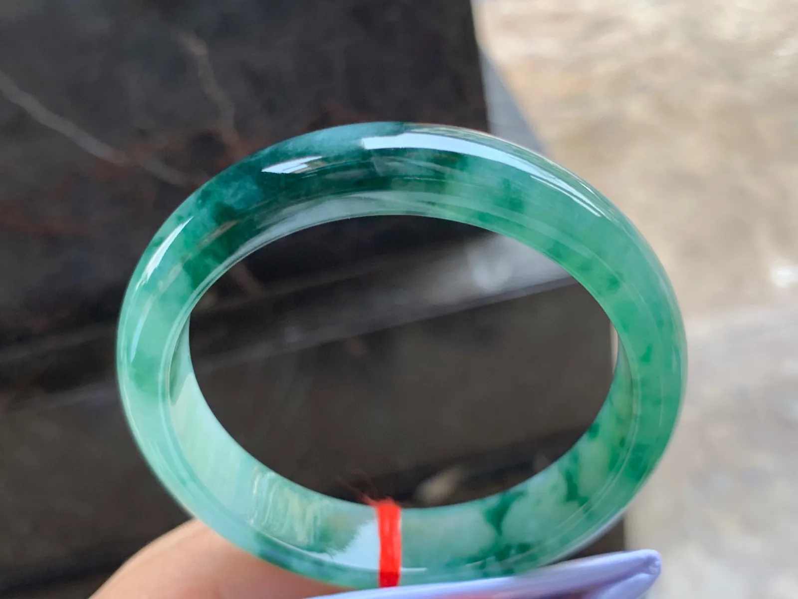 59-13-8mm
飘花手镯 种好水润 花色独特漂亮 大圈口