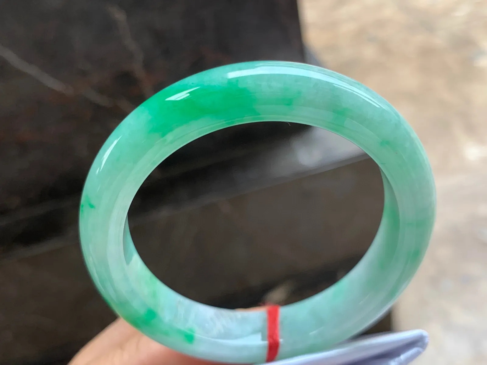 56.5-13-9mm
带色手镯 底子细腻