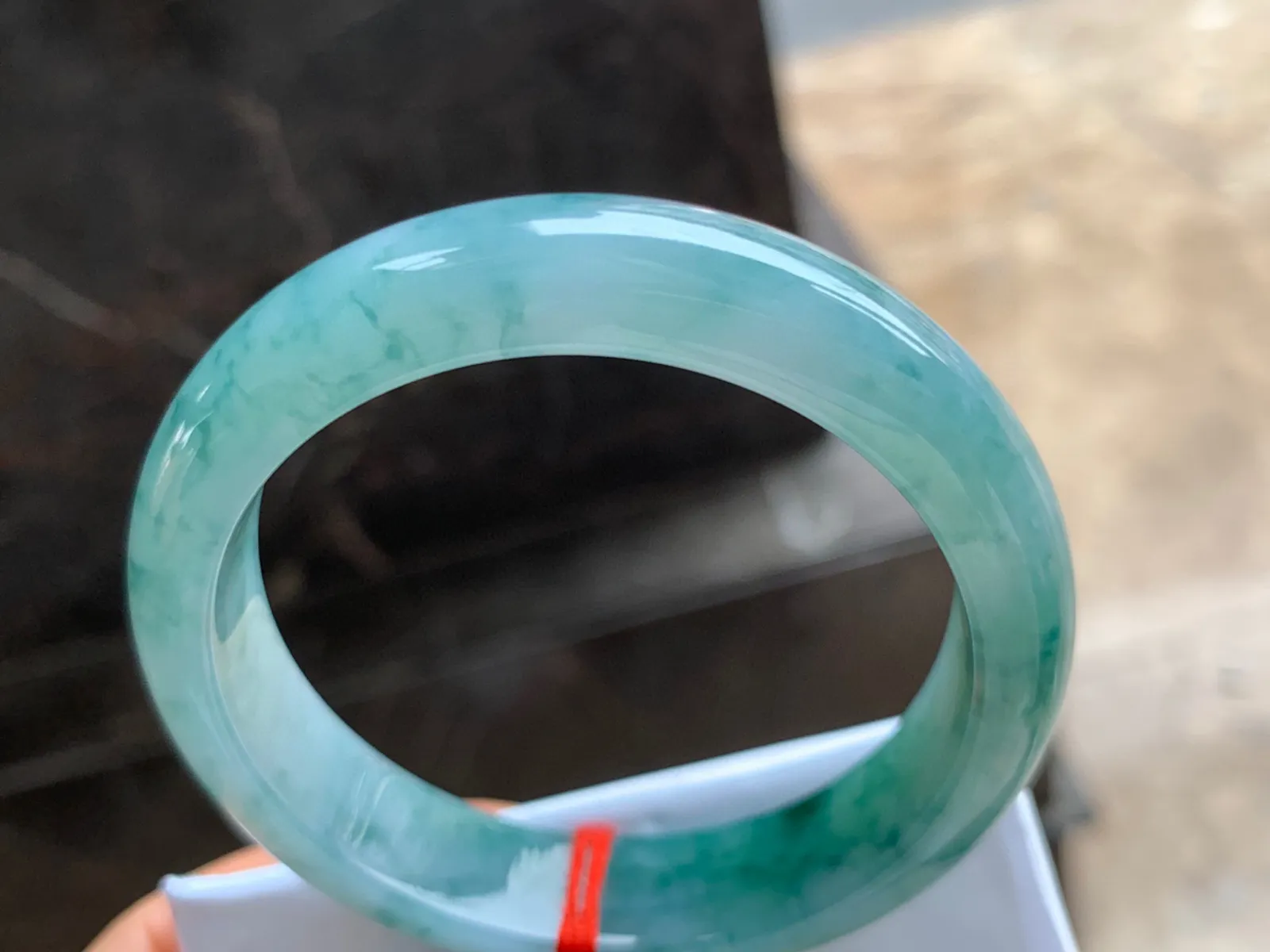 53.5-13-8mm
飘花手镯 底子细腻 花色独特 性价比推荐