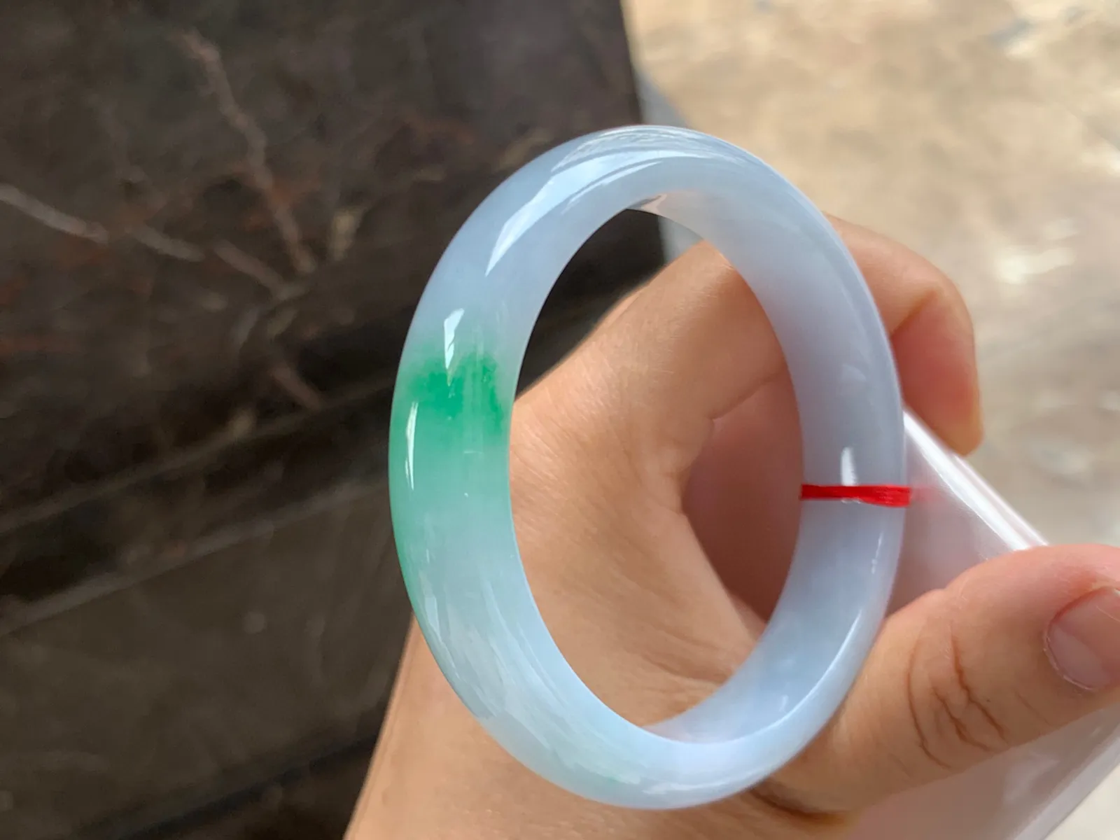 56.5-13-8mm
带色手镯 种好细腻细腻 色阳