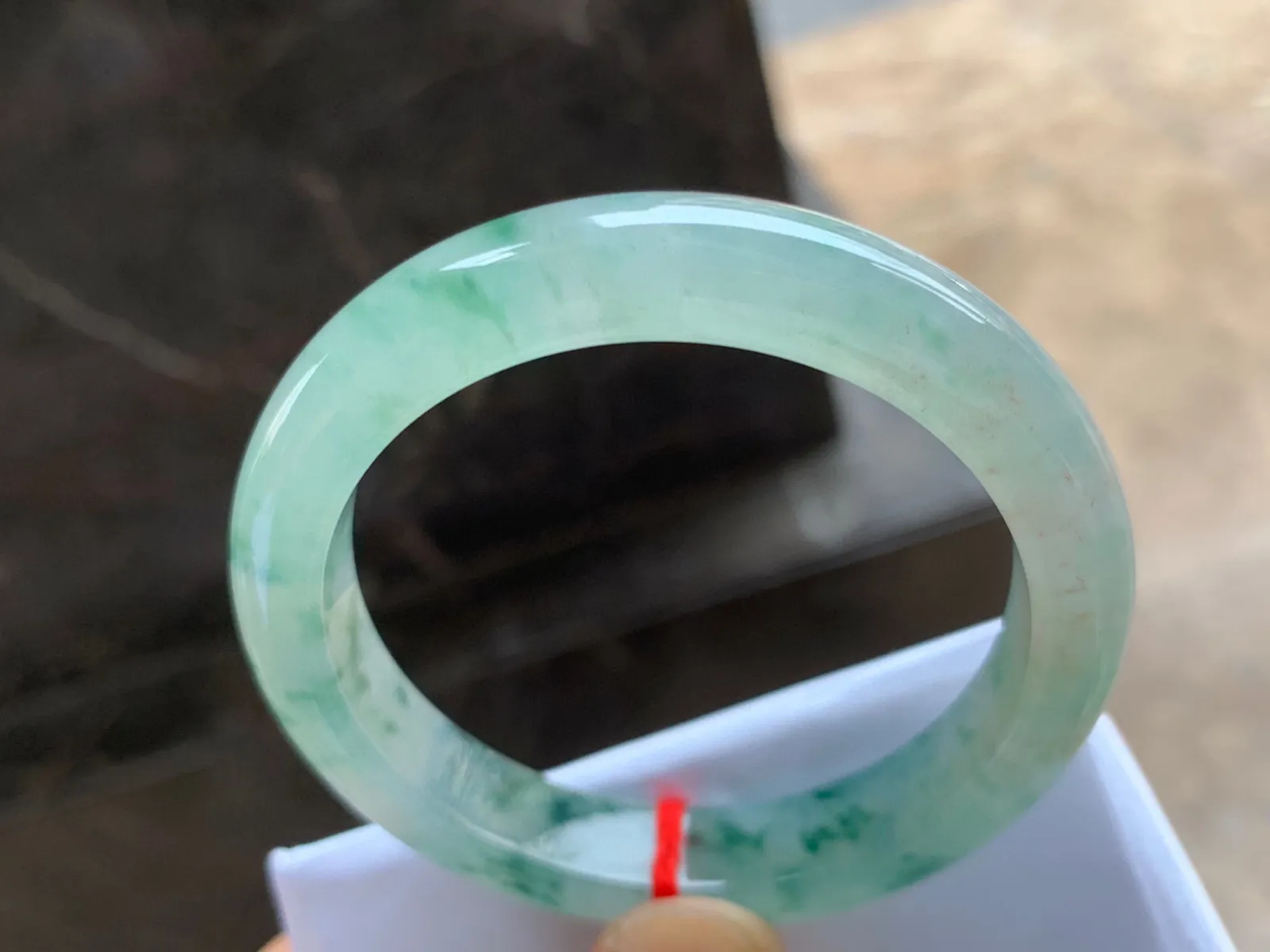52.5-11-8mm
冰种飘花手镯 水润冰透 花色灵动