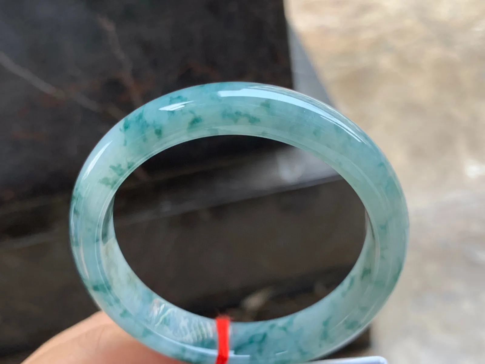 56-12-8mm
飘花手镯 底子细腻 花色均匀