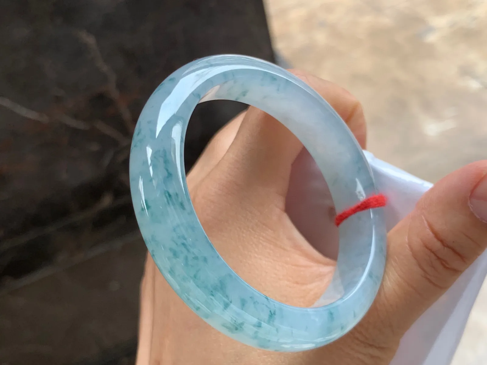 54.5-12.5-8mm
冰种飘花手镯 水润冰透 碎花点缀气质