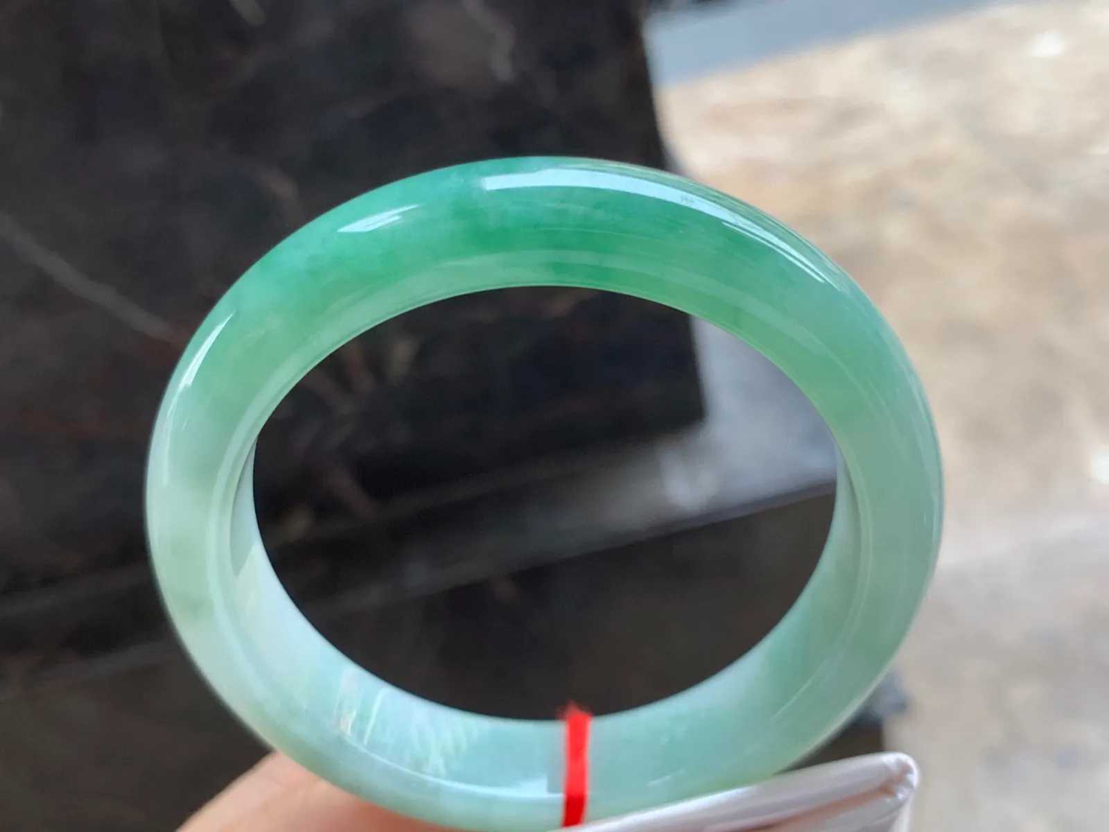 60-13-9mm
带色手镯 底子细腻 大圈口