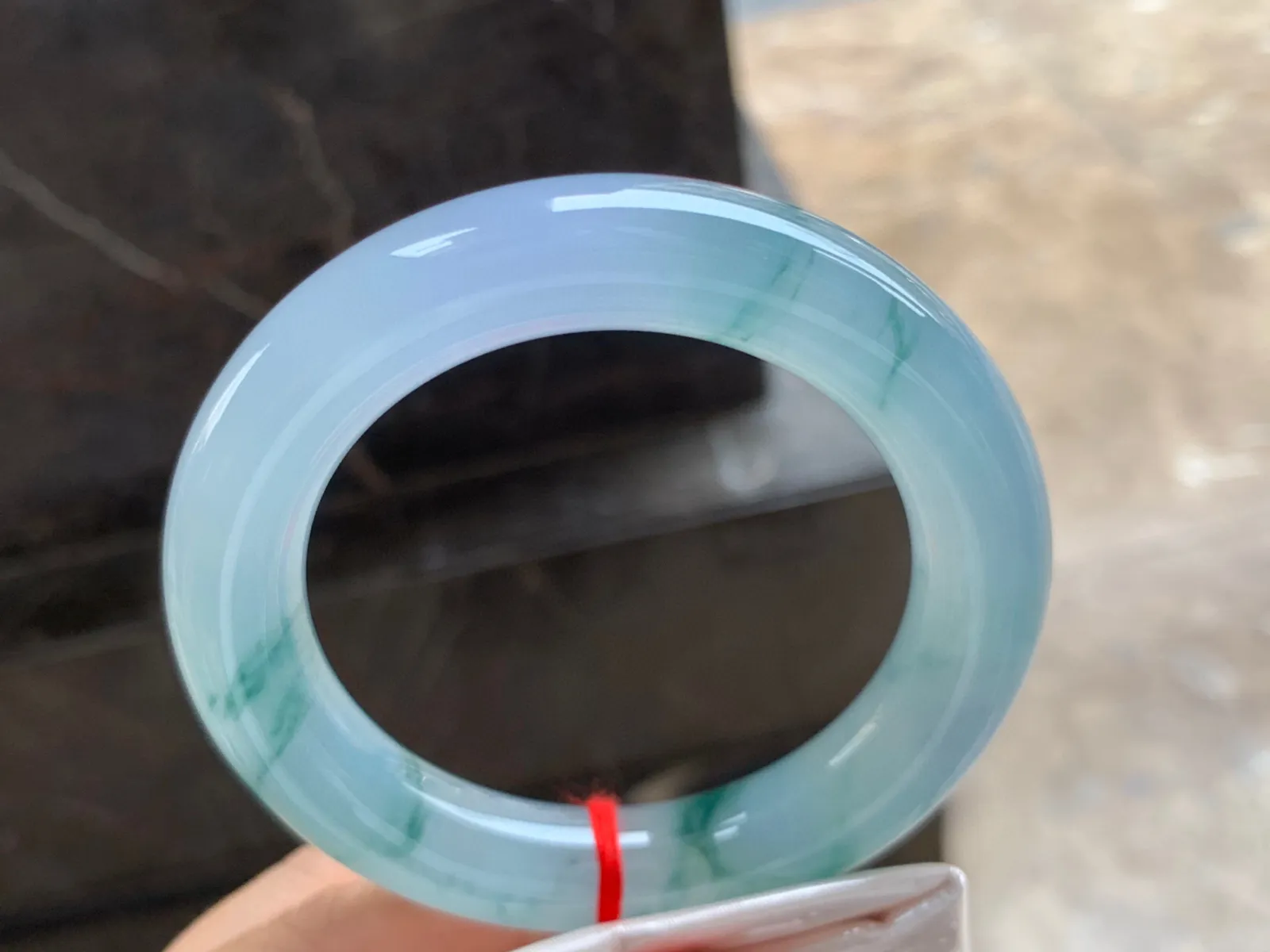 56-13mm
冰种飘花圆条手镯 冰透水润 胶感满满