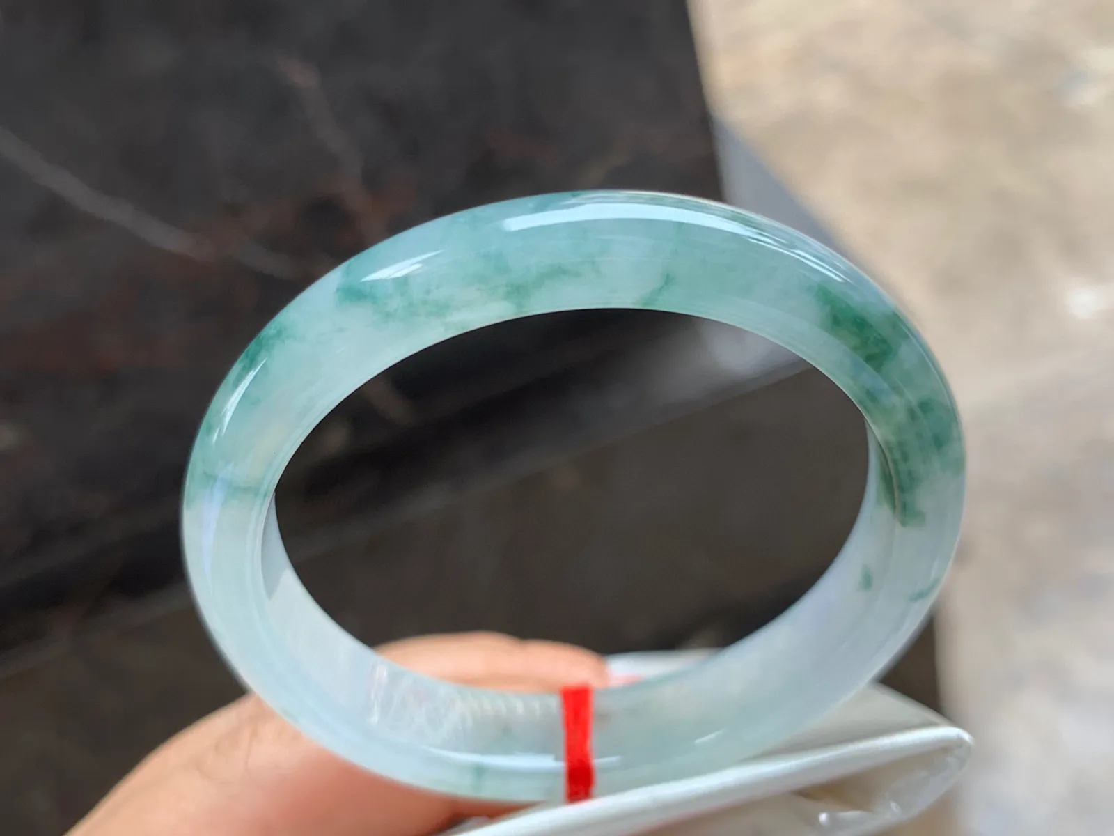53-11.5mm
冰种飘花贵妃手镯 水润冰透 清爽