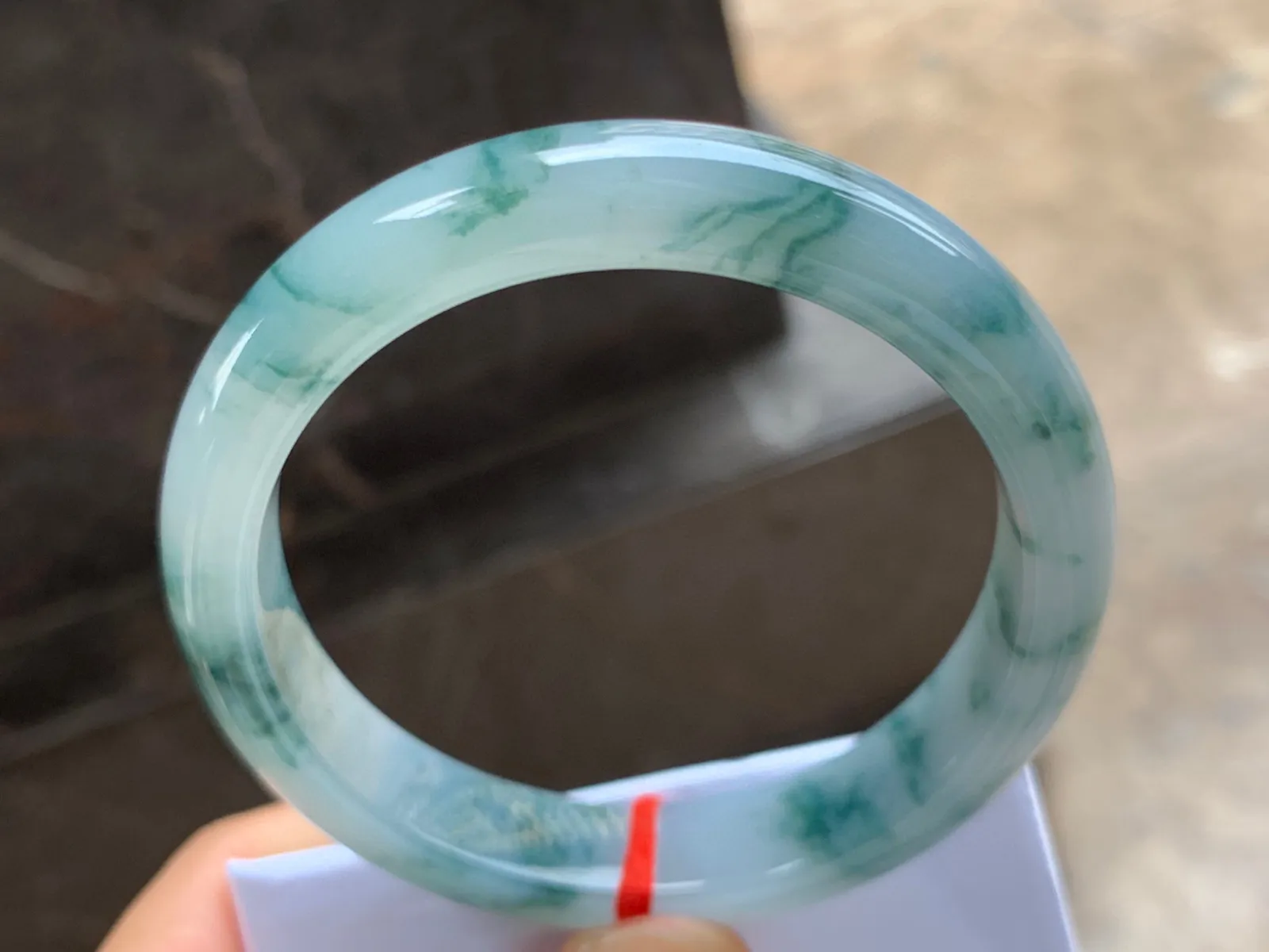 57-12-7.5mm
飘花手镯 底子细腻 花色均匀灵动