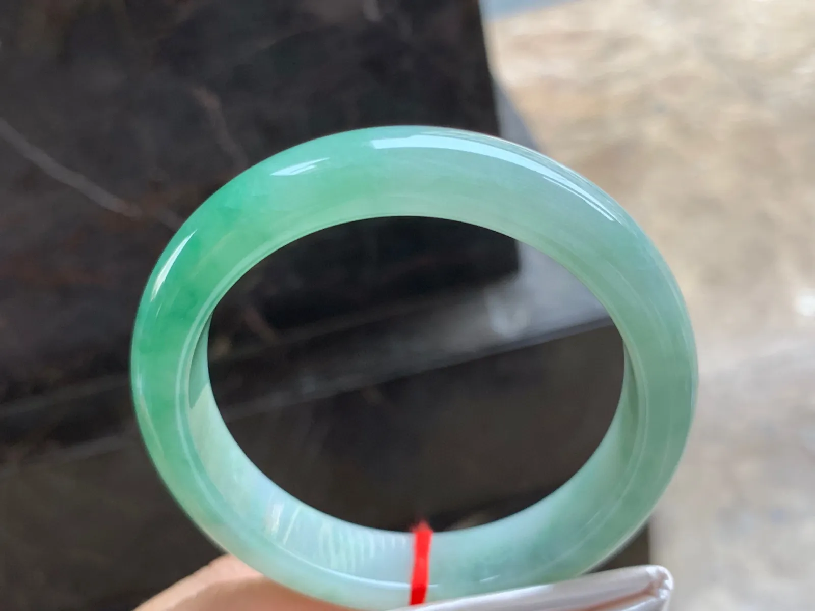 60-13-9mm
带色手镯 底子细腻 大圈口