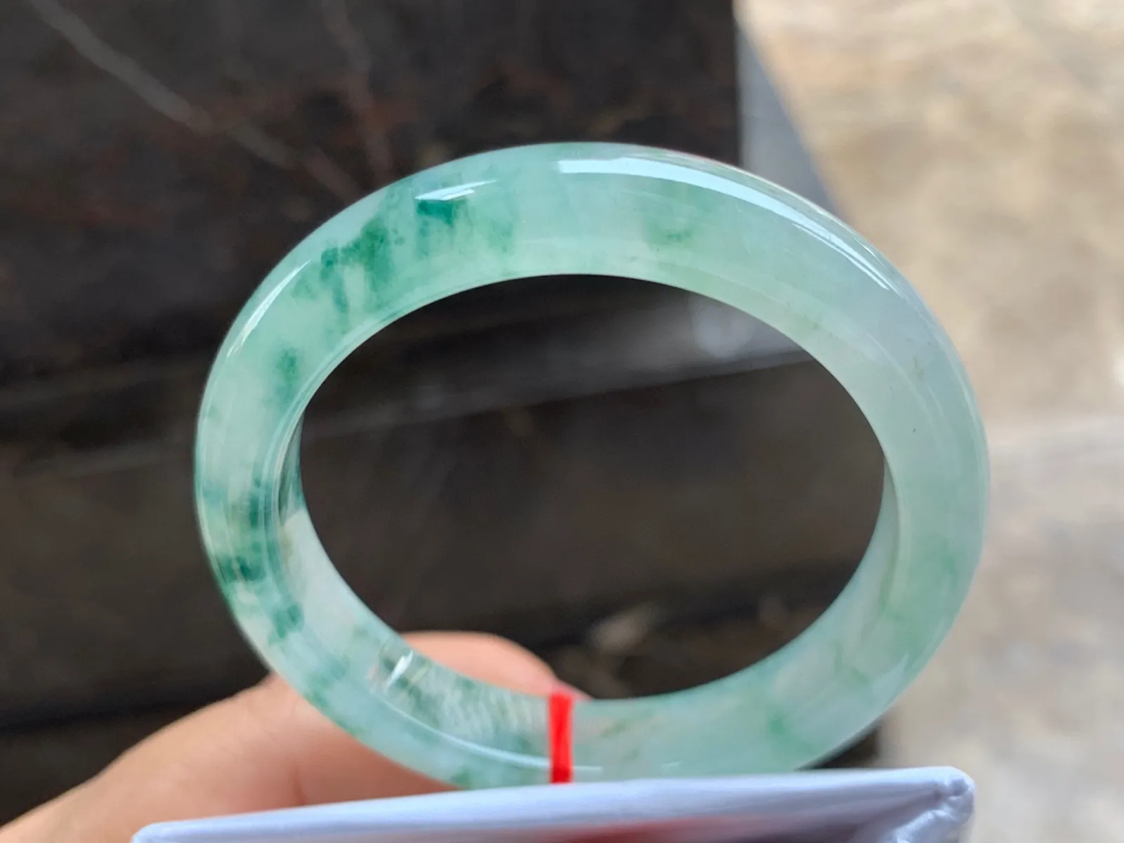 52.5-11-8mm
冰种飘花手镯 水润冰透 花色灵动