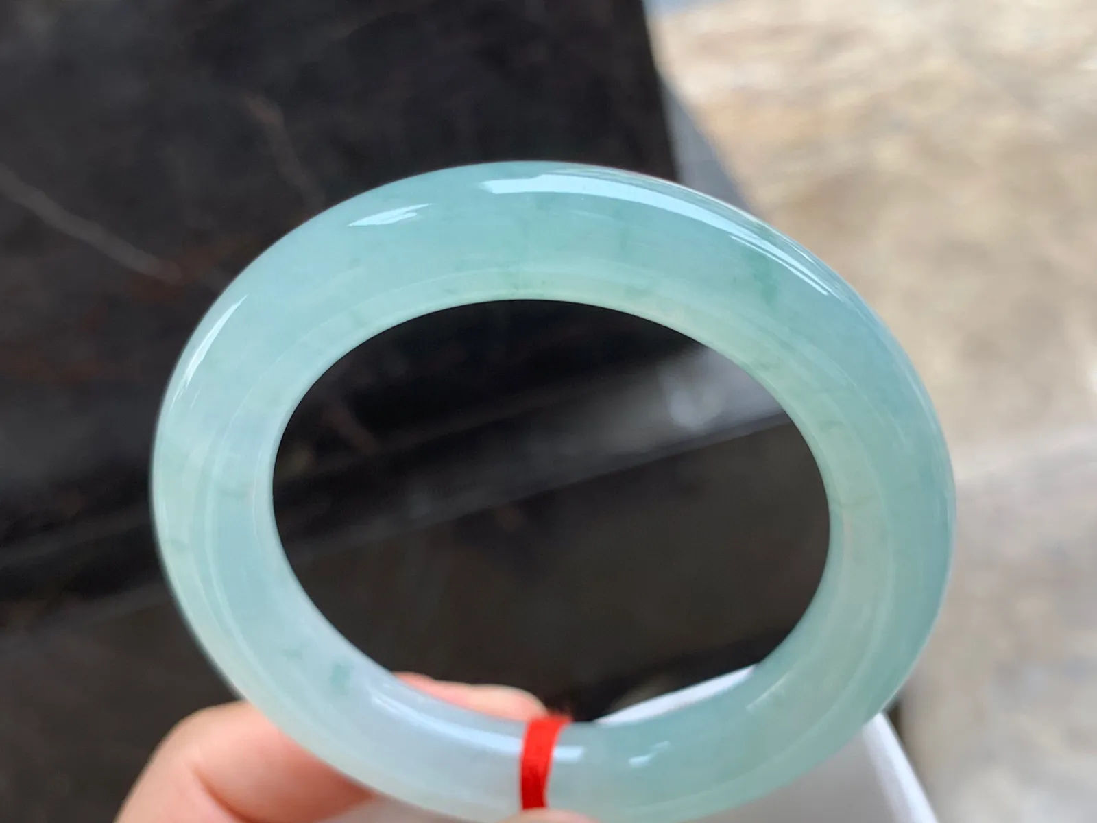 55-11.5mm
冰种淡晴底飘花圆条手镯 水润清爽 冰透胶润