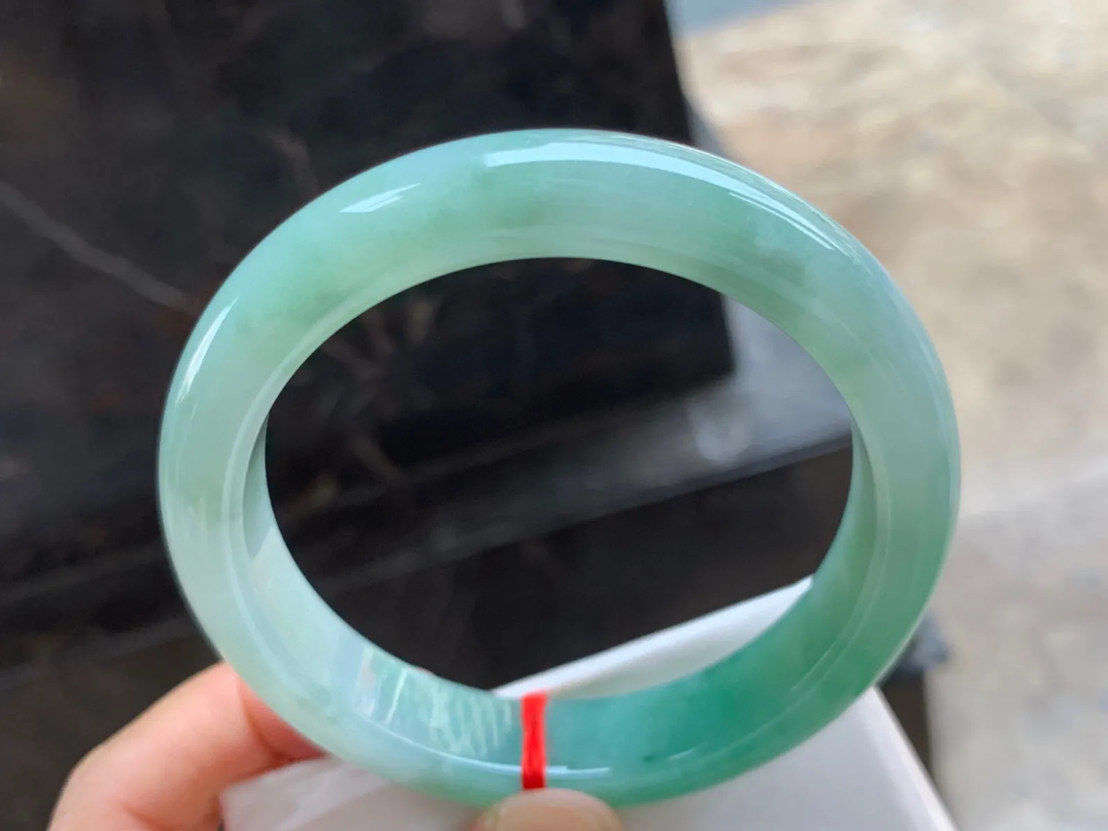 60-13-9mm
带色手镯 底子细腻 大圈口