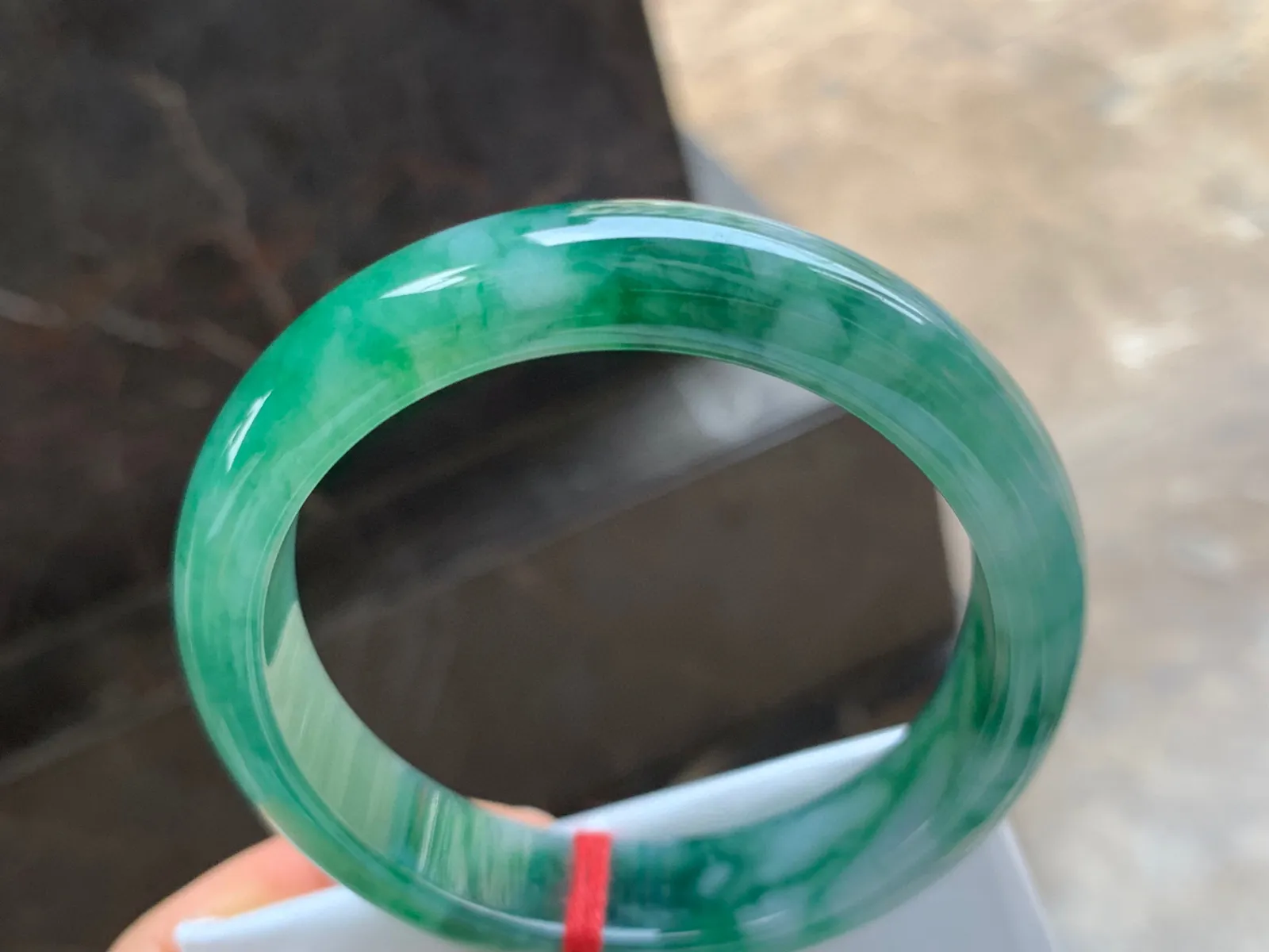 55-13-7.5mm
带色手镯 底子细腻 颜色独特 上手特色