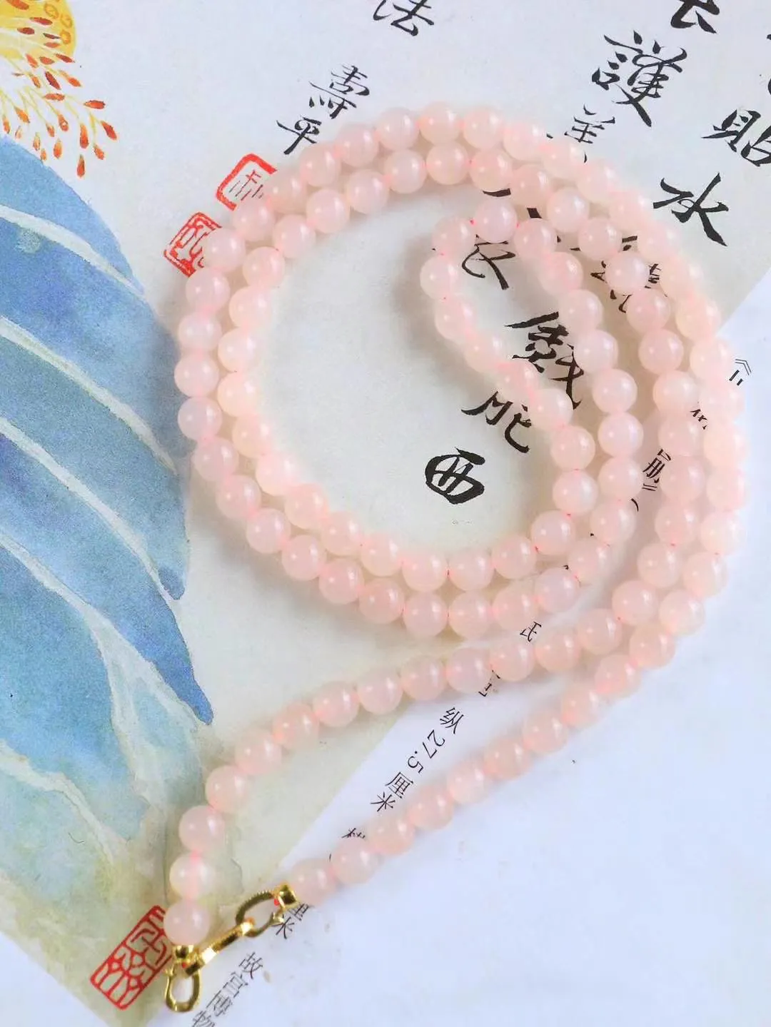【珠圆玉润.项链】

精品和田玉藕粉珠圆玉润项链 玉质细腻油润 饱满光滑 质朴无华，悠远简单，人心