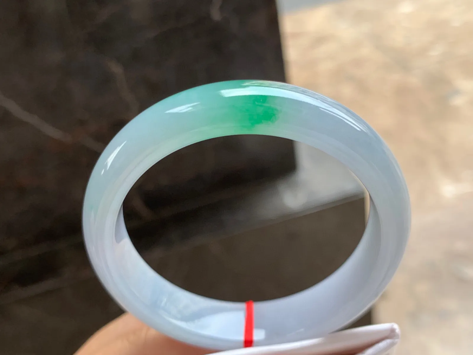 56.5-13-8mm
带色手镯 种好细腻细腻 色阳