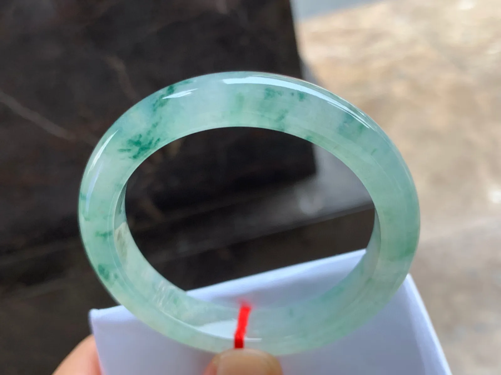 52.5-11-8mm
冰种飘花手镯 水润冰透 花色灵动