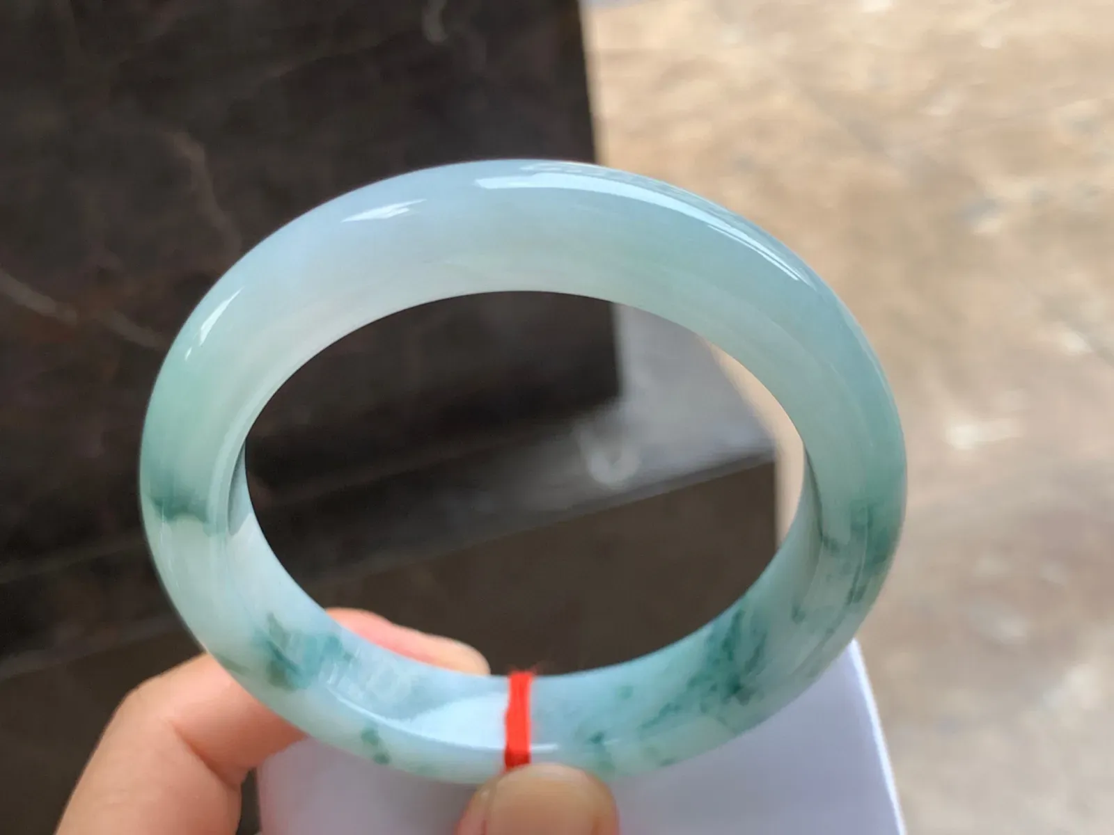 60-12.5-8mm
飘花手镯 底子细腻 飘花灵动 大圈口