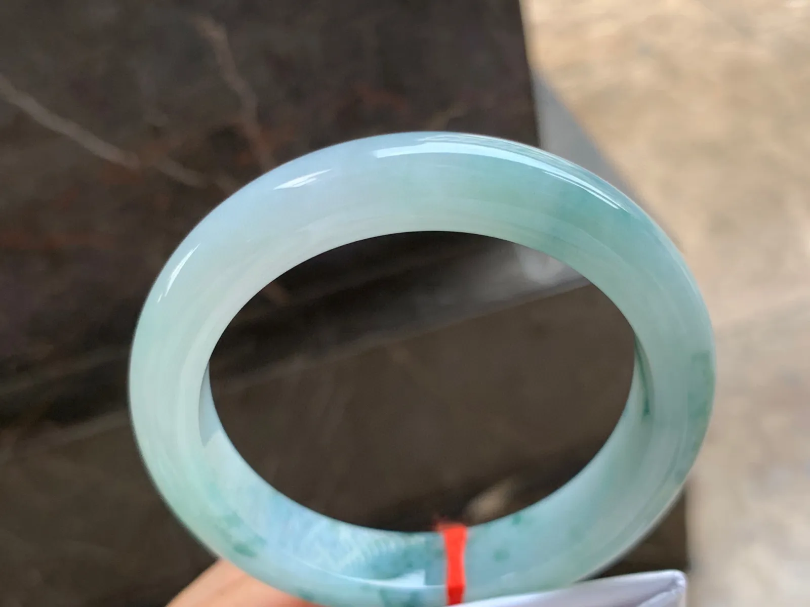 60-12.5-8mm
飘花手镯 底子细腻 飘花灵动 大圈口